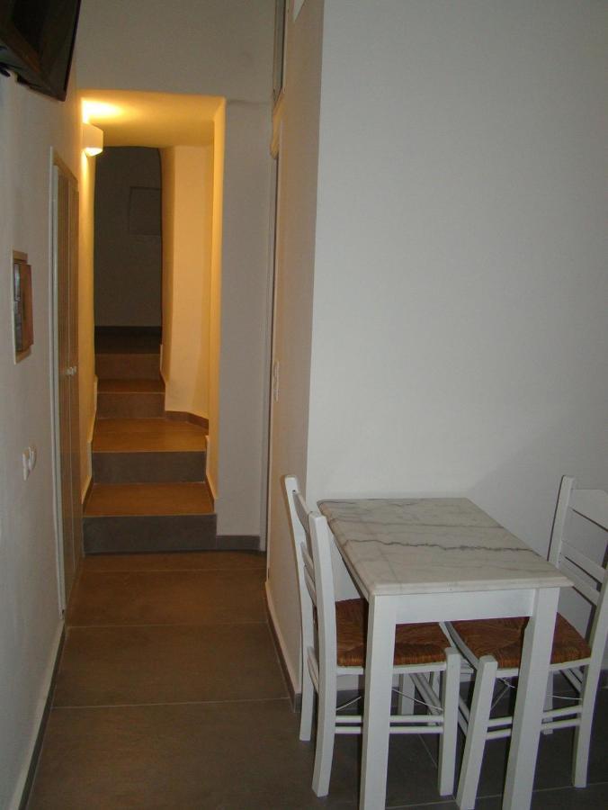Efi'S Apartments Plaka  Ngoại thất bức ảnh